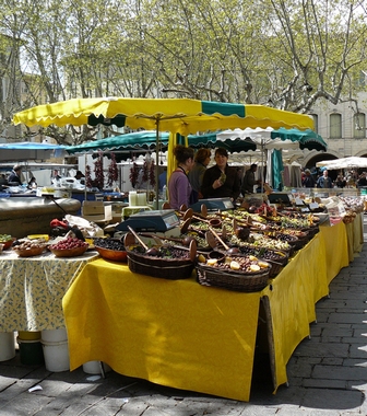 Uz&egrave;s 07