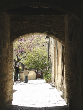 Uz&egrave;s 09