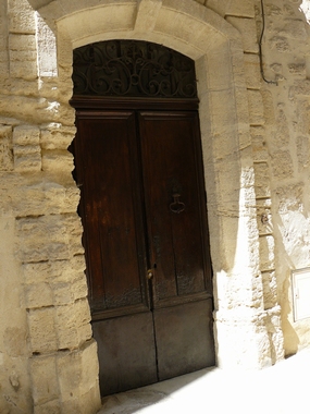 Uz&egrave;s 14