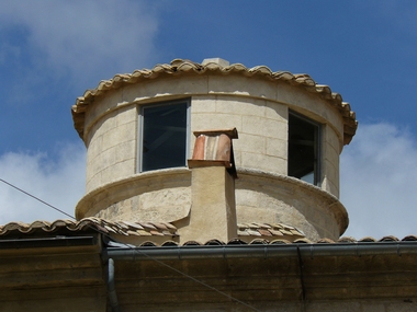 Uz&egrave;s 22