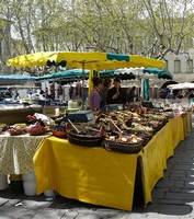 Uz&egrave;s 07