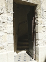Uz&egrave;s 10