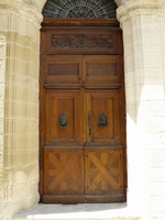 Uz&egrave;s 13