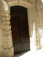 Uz&egrave;s 14