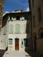 Uz&egrave;s 20