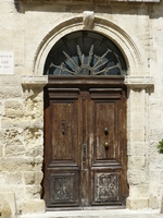 Uz&egrave;s 23